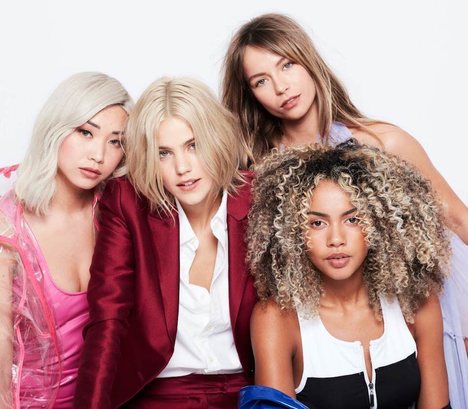 donne con i capelli biondi